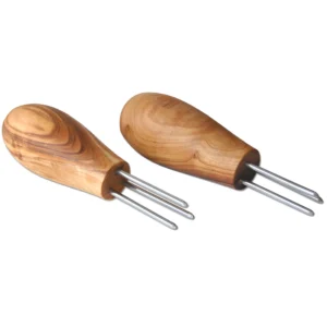 Maiskolbenhalter aus Olivenholz im 2er-Set mit Edelstahlspießen und charaktervoller Maserung